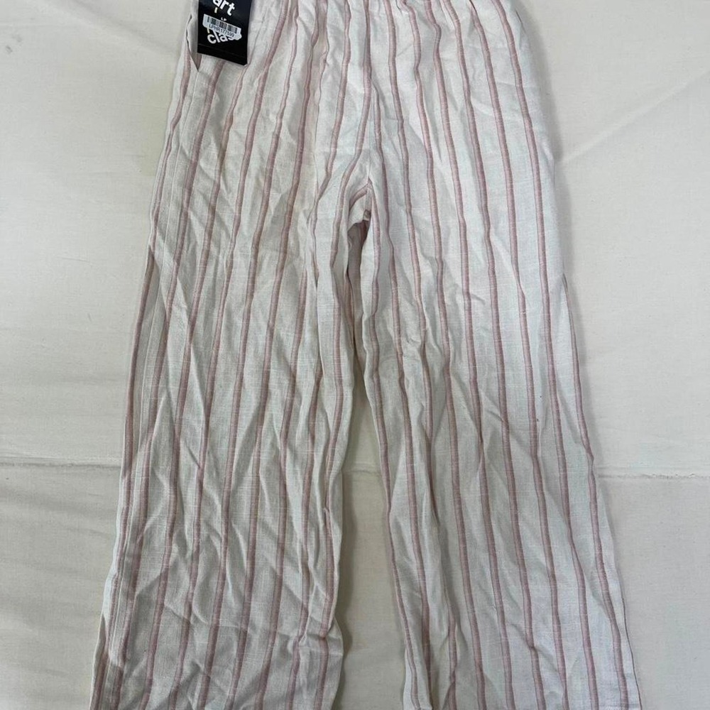 Ari Classy white with thin red vertical striped pants in size S (6/7).